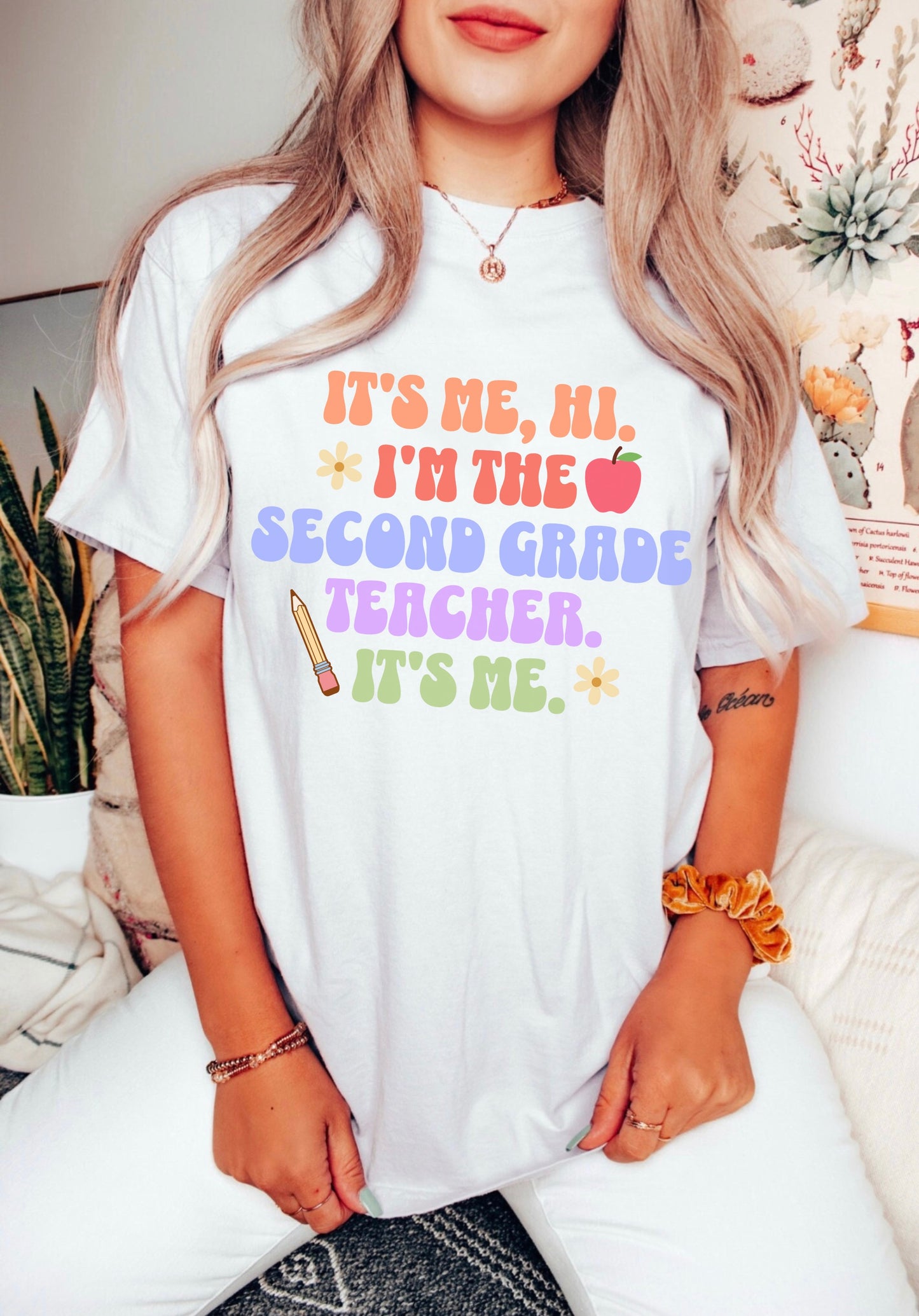 It's Me, Hi. I'm The Second Grade Teacher It's Me Comfort Colors Tee